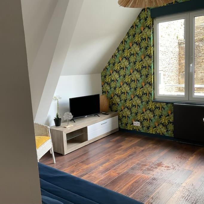En Plein Centre De Dinan Apartman Kültér fotó
