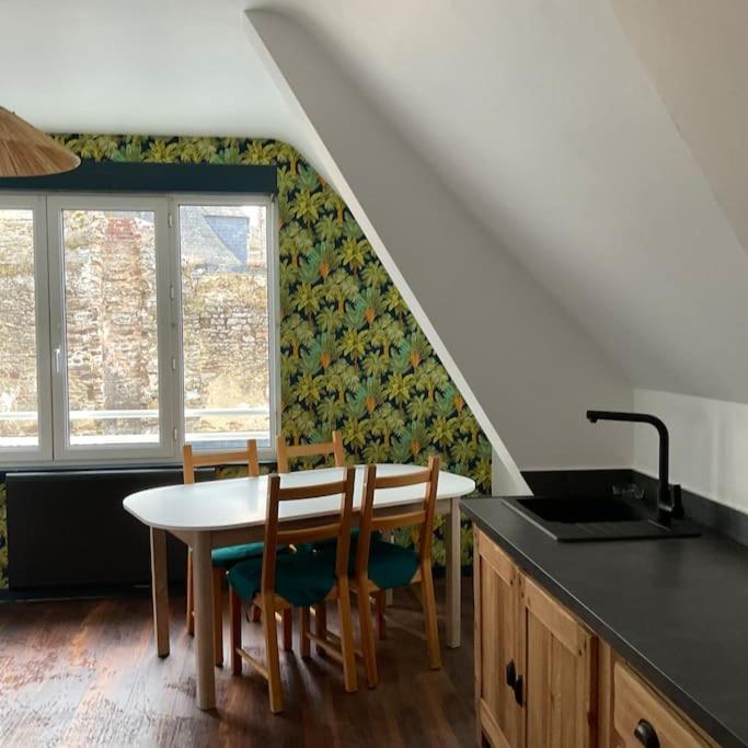 En Plein Centre De Dinan Apartman Kültér fotó